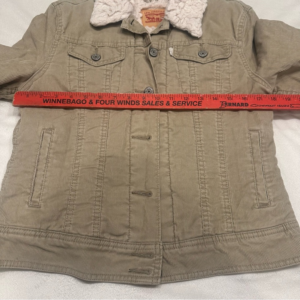 Levi's Tan Corduroy Jacket with Cream Sherpa Lining - Picture 6 of 8